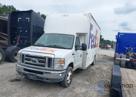 2019 Ford Econoline from USA, damaged, VIN 1FDWE4F68KDC03546